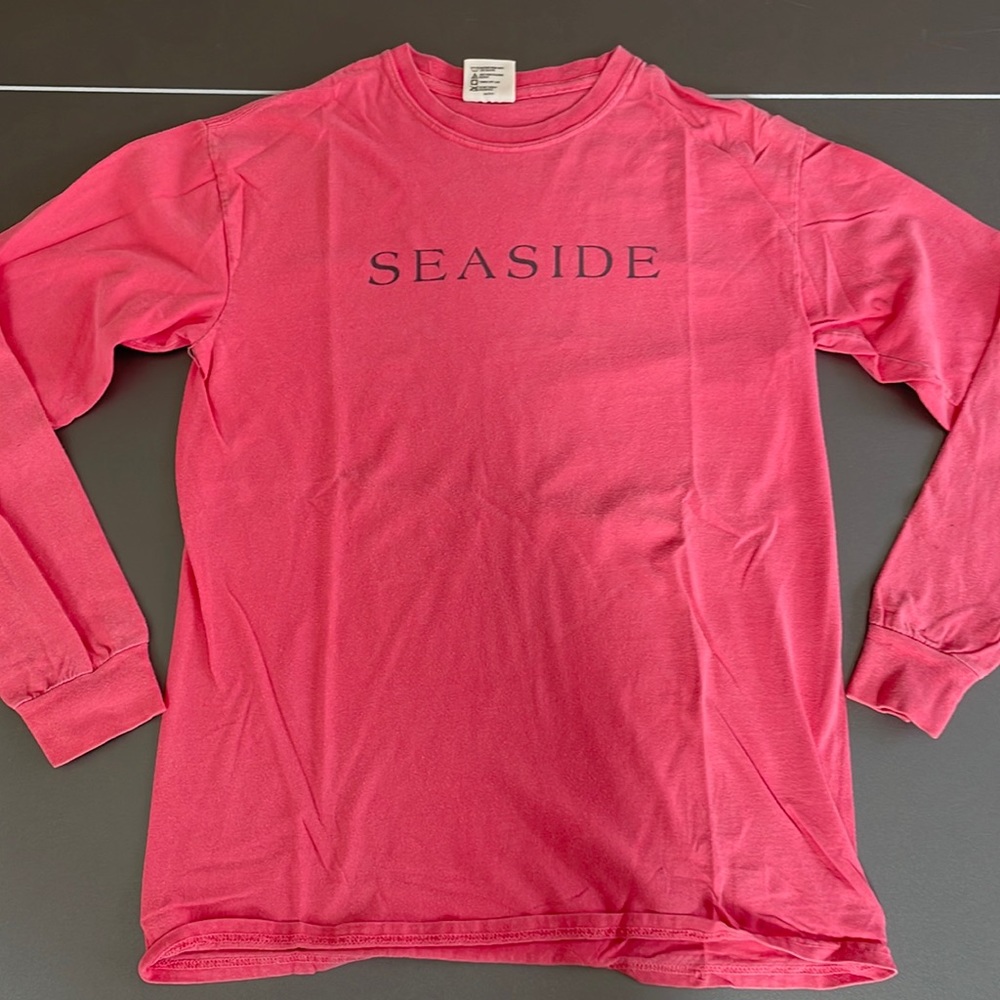 Seaside tee size adult small